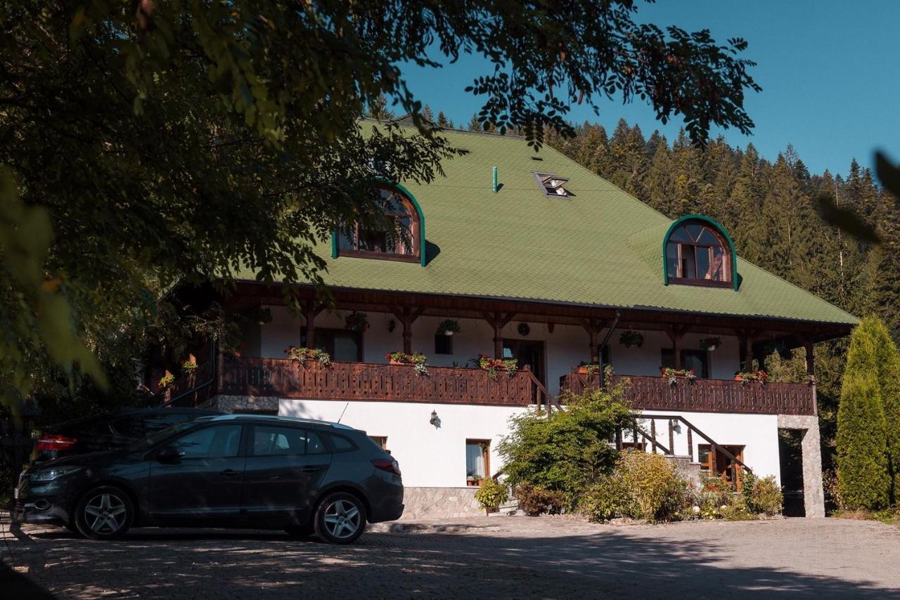 Conacul Domnitei Hotel Voroneț Exterior foto